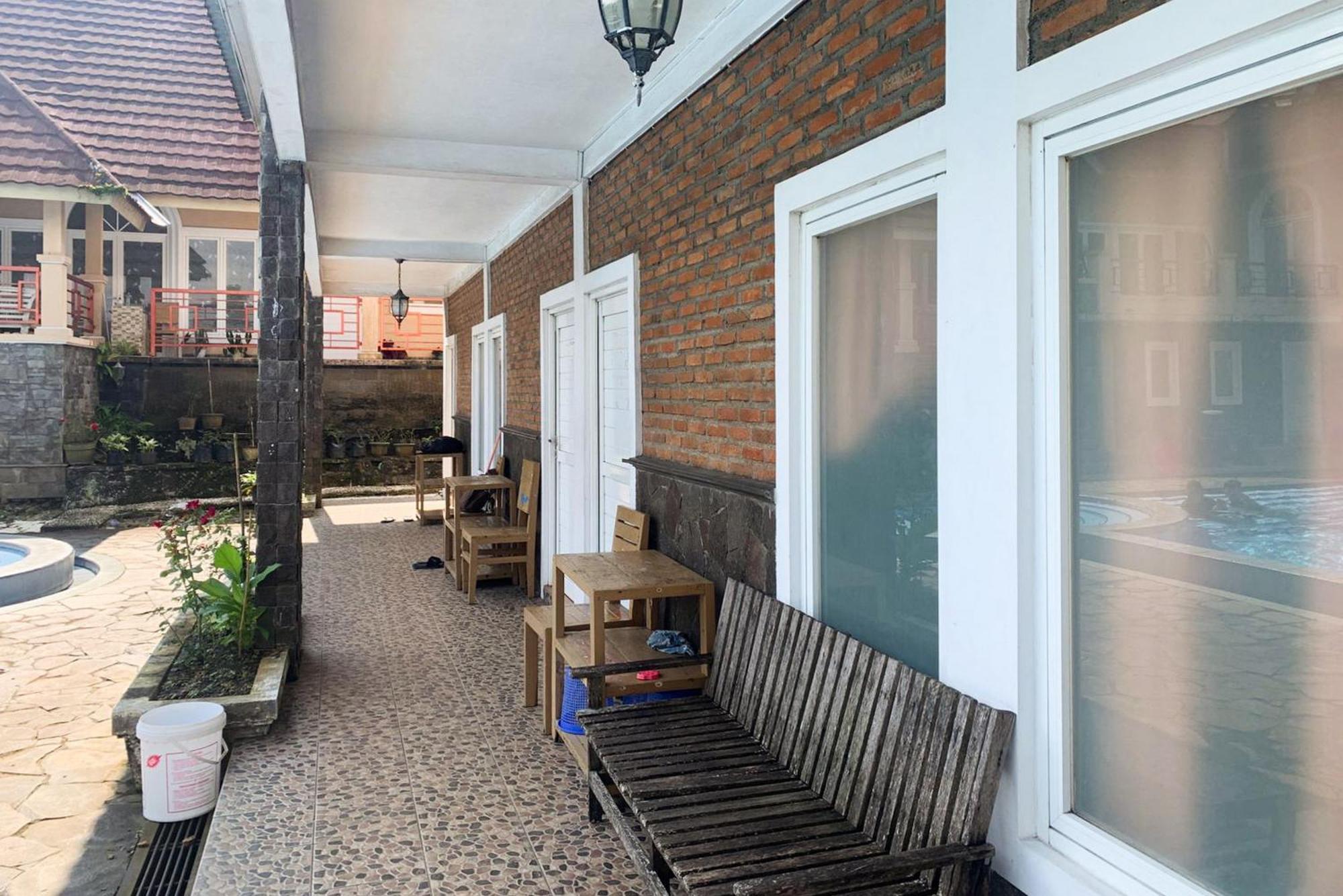 Urbanview Hotel Villa Q Gisting Bandjarnegeri المظهر الخارجي الصورة